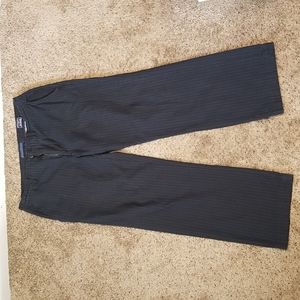 American Eagle Khaki Pants. 36x32. Loose Fit. Decent Condition.